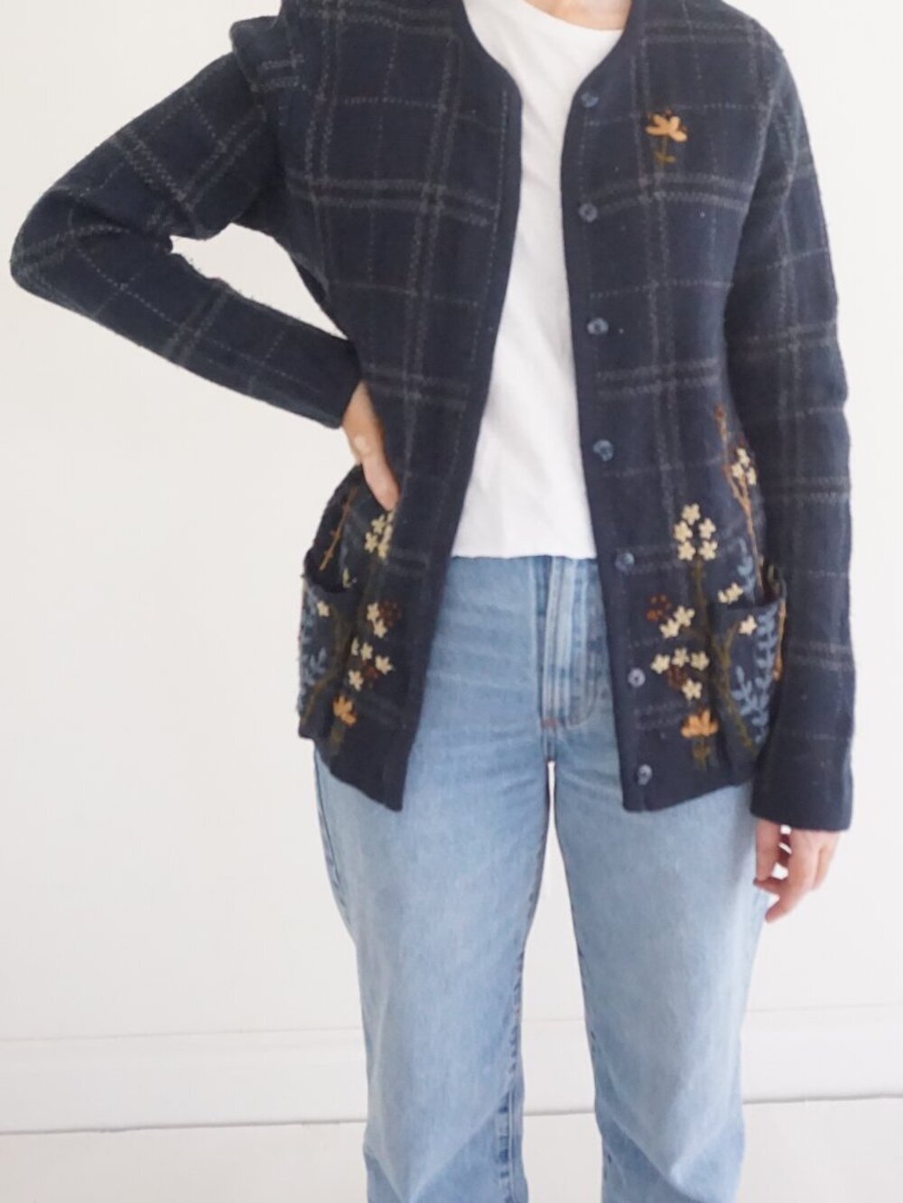 Vintage Classic Elements Navy Plaid Floral Embroidered Button Fall Cardigan M
